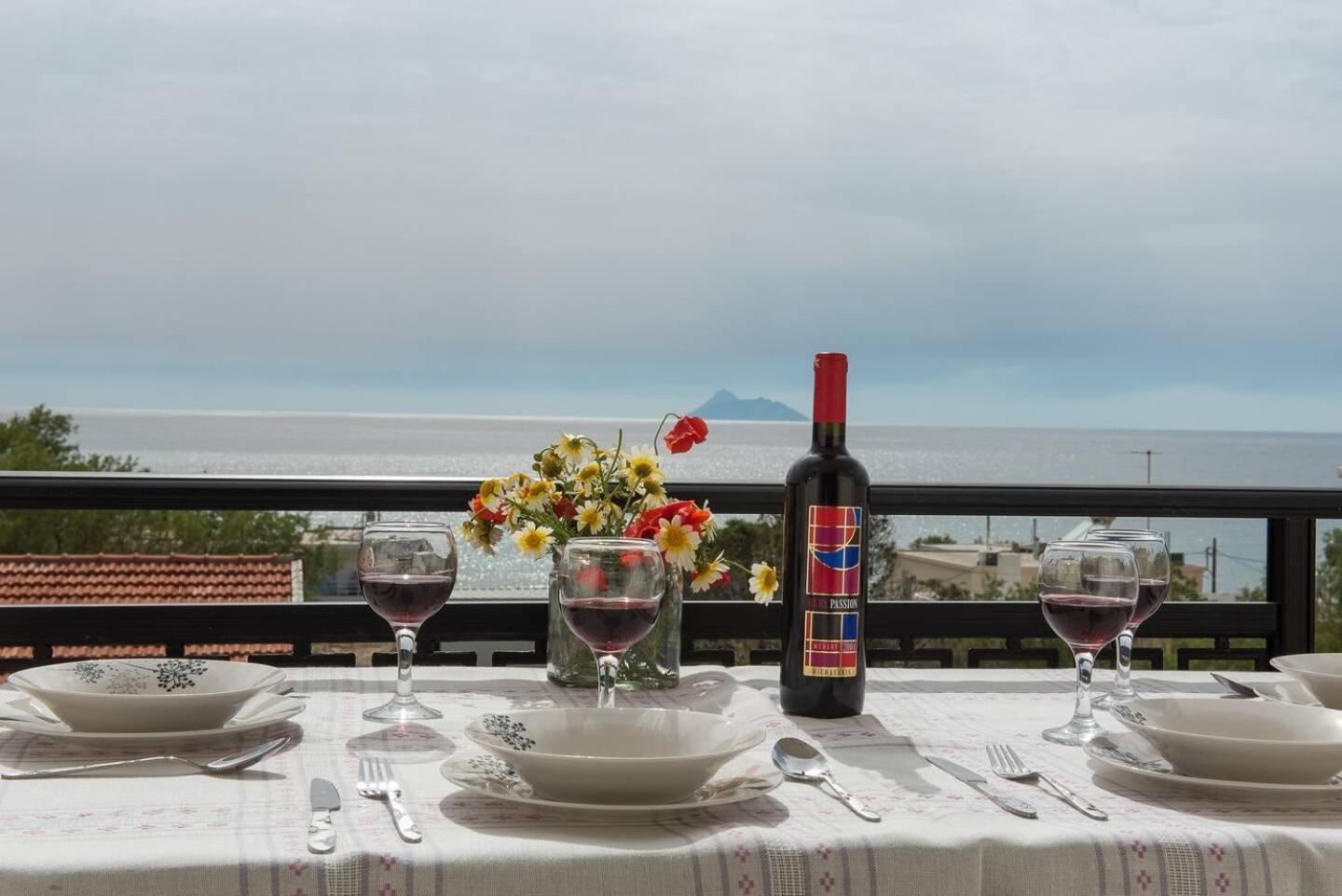 Sofia Apartment, With Sea & Mountain View Kalamaki  Extérieur photo