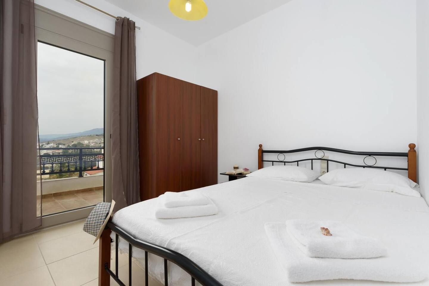 Sofia Apartment, With Sea & Mountain View Kalamaki  Extérieur photo
