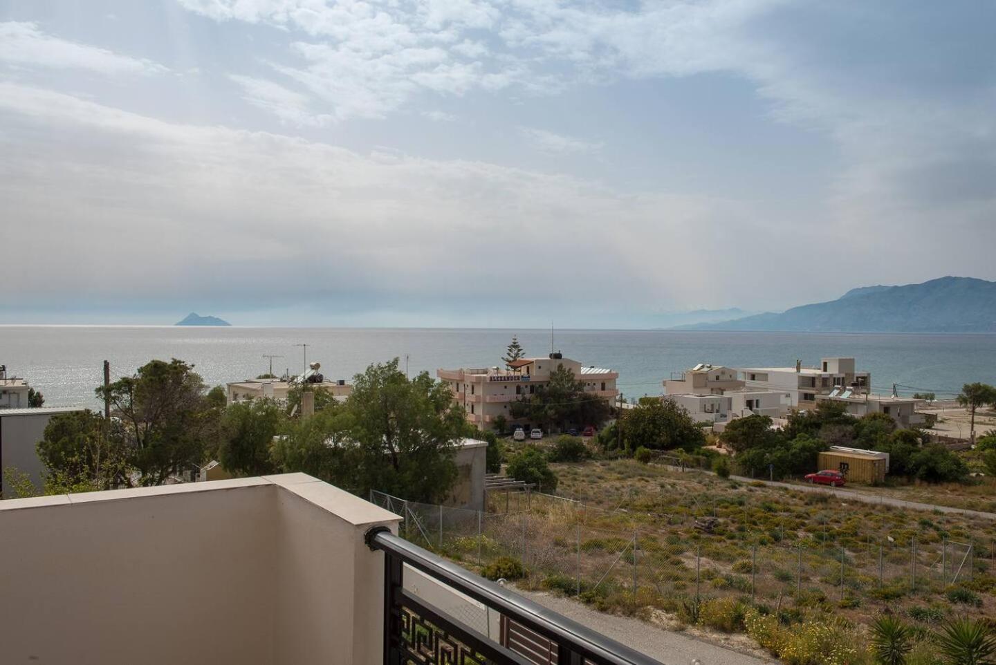 Sofia Apartment, With Sea & Mountain View Kalamaki  Extérieur photo